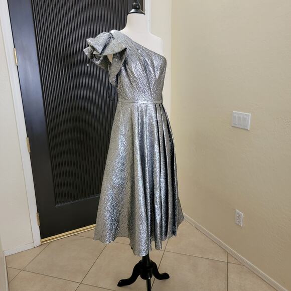 Mac Duggal 67906 Silver 8 One Shoulder Brocade Bow Midi Dress Evening Metallic - Picture 5 of 10